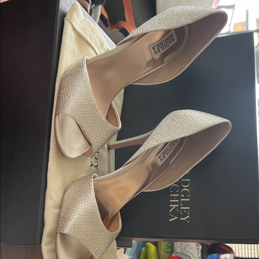Badgley Mischka Elegant Cream Heels